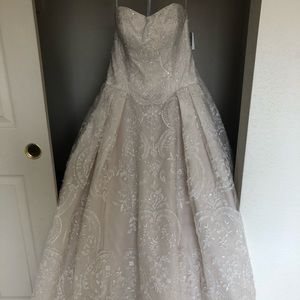 Wedding dress